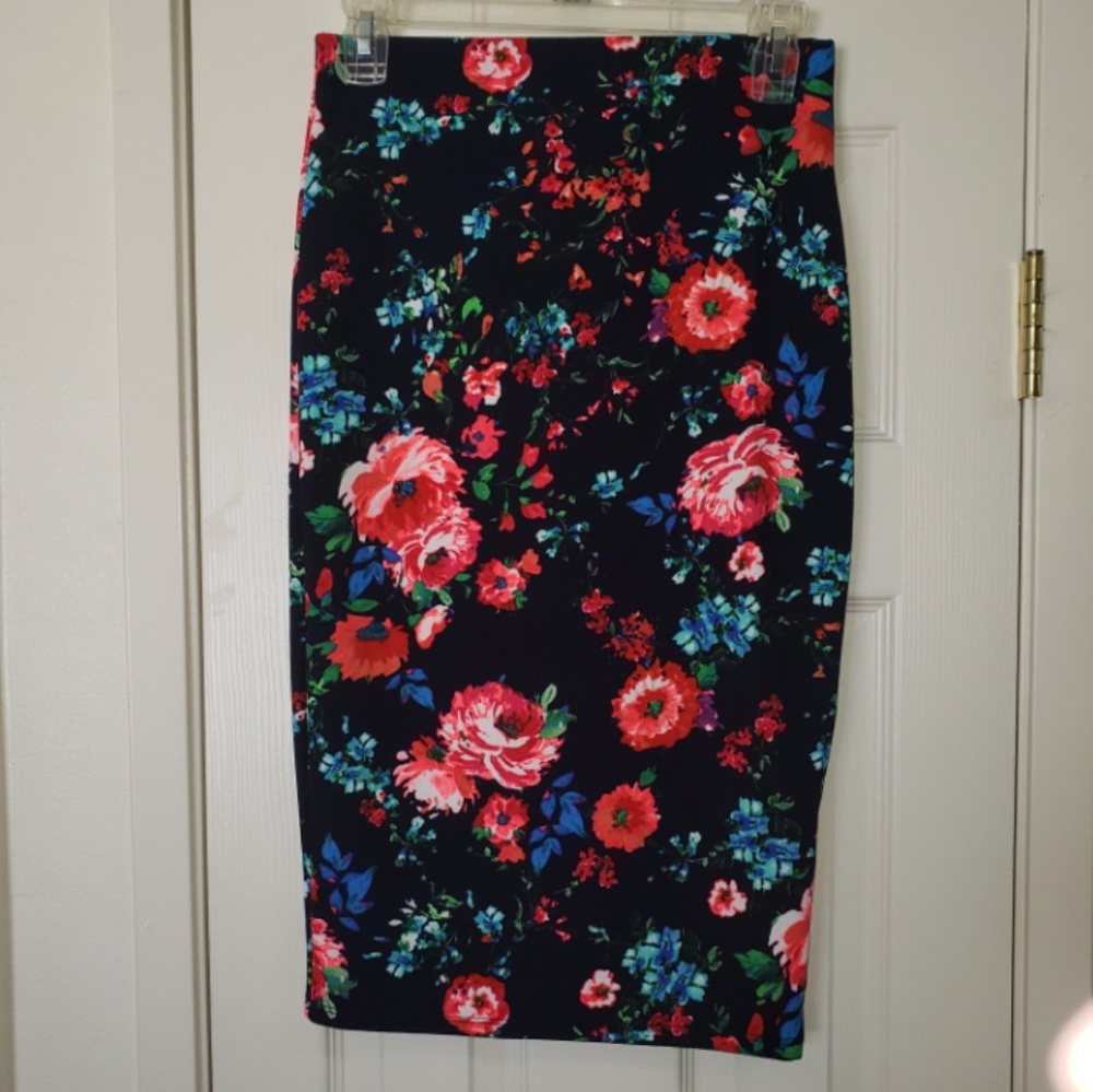 Floral pencil skirt